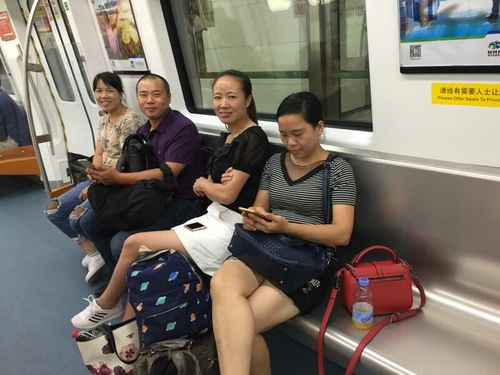 今晚澳门特马开奖结果和带不同小孩地铁乞讨与地铁带两个小孩